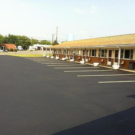 Budget Inn Mifflintown Екстериор снимка