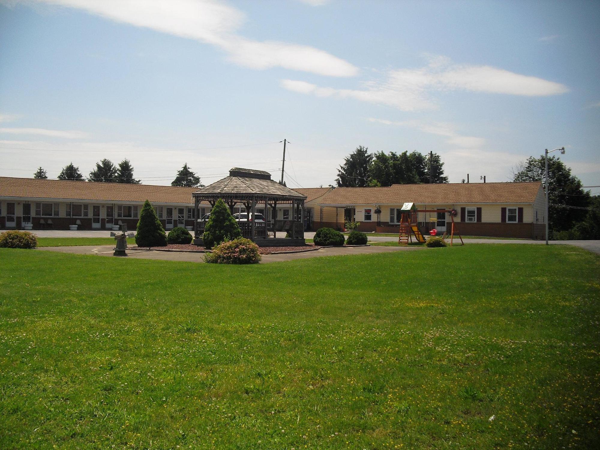 Budget Inn Mifflintown Екстериор снимка