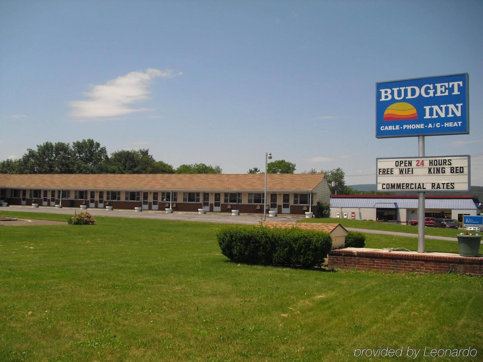 Budget Inn Mifflintown Екстериор снимка